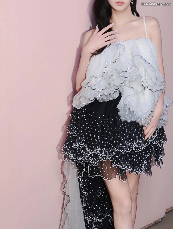 Jisoo  - BLΛƆKPIИK ( BLACKPINK ) photo 6 of 2451