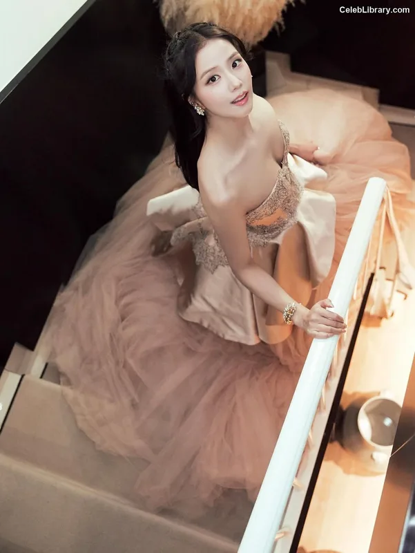 Jisoo  - BLΛƆKPIИK ( BLACKPINK ) photo 12 of 2451