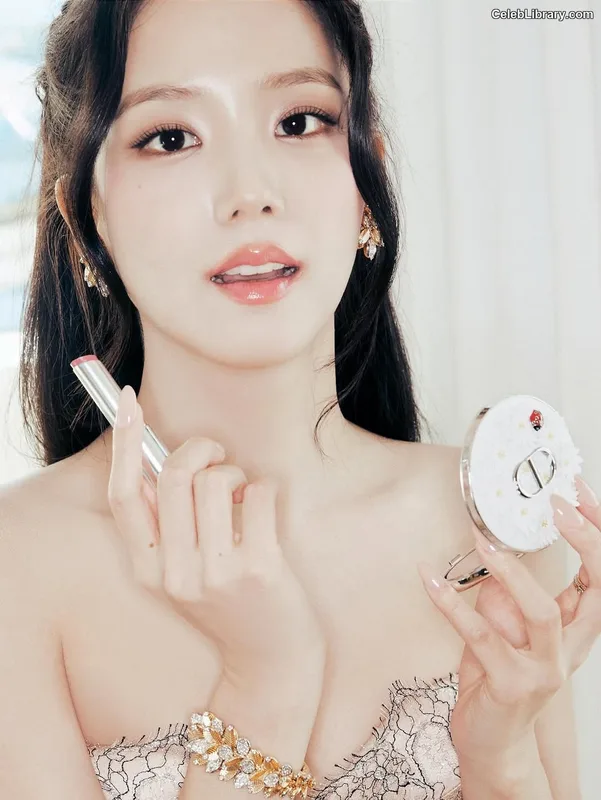 Jisoo  - BLΛƆKPIИK ( BLACKPINK ) photo 3 of 2451