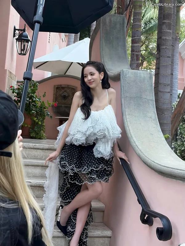 Jisoo  - BLΛƆKPIИK ( BLACKPINK ) photo 13 of 2451