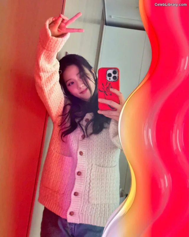 Jisoo - BLΛƆKPIИK ( BLACKPINK ) photo 9 of 2451