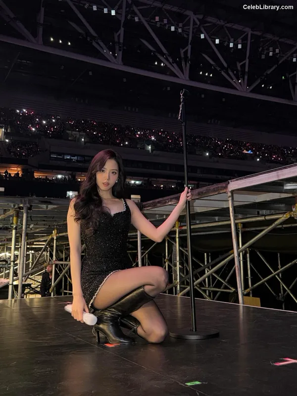 Jisoo - BLΛƆKPIИK ( BLACKPINK ) photo 10 of 2451