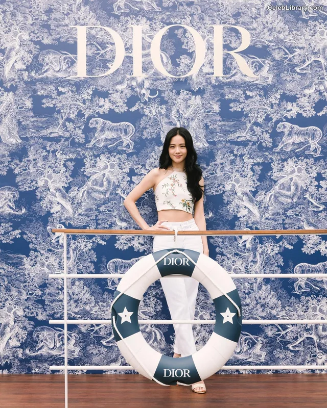 Jisoo - BLΛƆKPIИK ( BLACKPINK ) photo 12 of 2451