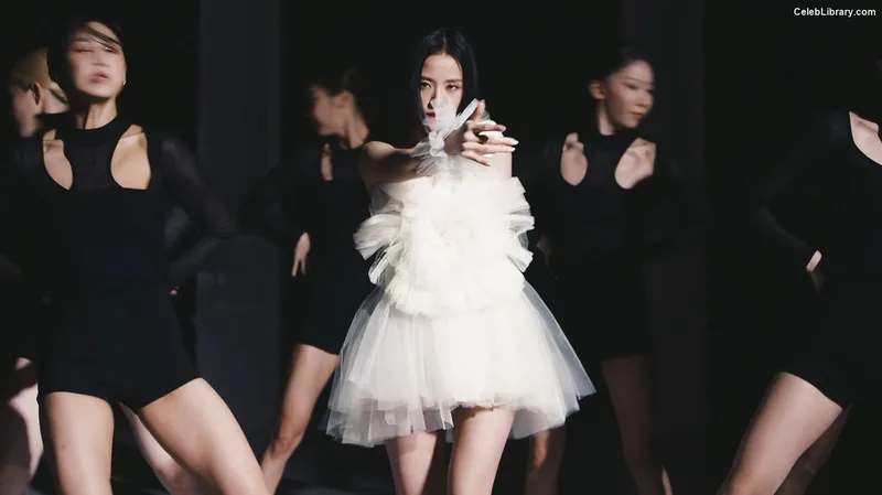Jisoo - BLΛƆKPIИK ( BLACKPINK ) photo 15 of 2451