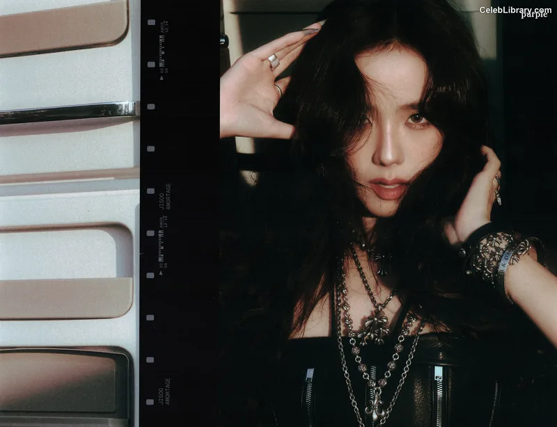 Jisoo - BLΛƆKPIИK ( BLACKPINK ) photo 9 of 2451