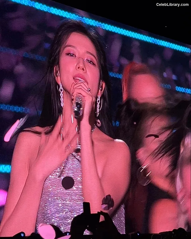 Jisoo - BLΛƆKPIИK ( BLACKPINK ) photo 22 of 2451