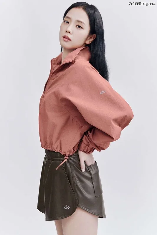 Jisoo - BLΛƆKPIИK ( BLACKPINK ) photo 4 of 2451