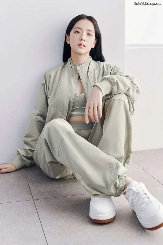 Jisoo - BLΛƆKPIИK ( BLACKPINK ) photo 9 of 2451