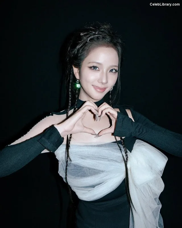 Jisoo - BLΛƆKPIИK ( BLACKPINK ) photo 23 of 2451