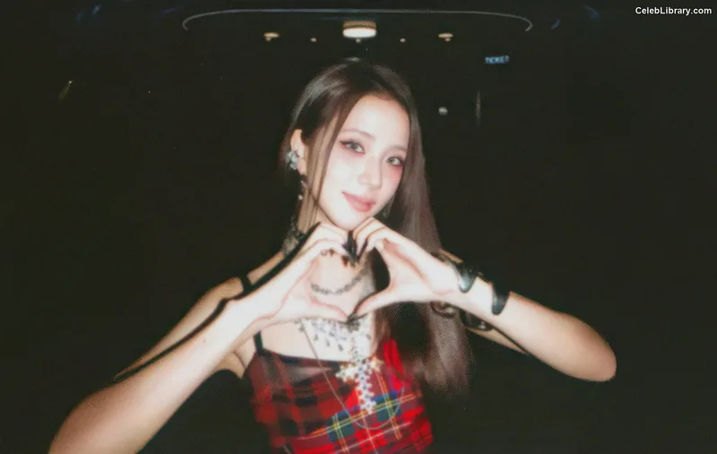 Jisoo - BLΛƆKPIИK ( BLACKPINK ) photo 8 of 2451