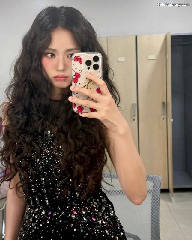 Jisoo - BLΛƆKPIИK ( BLACKPINK ) photo 10 of 2451