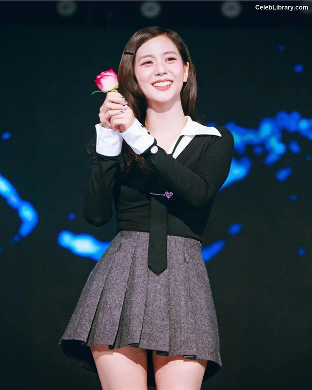 Jisoo - BLΛƆKPIИK ( BLACKPINK ) photo 17 of 2451
