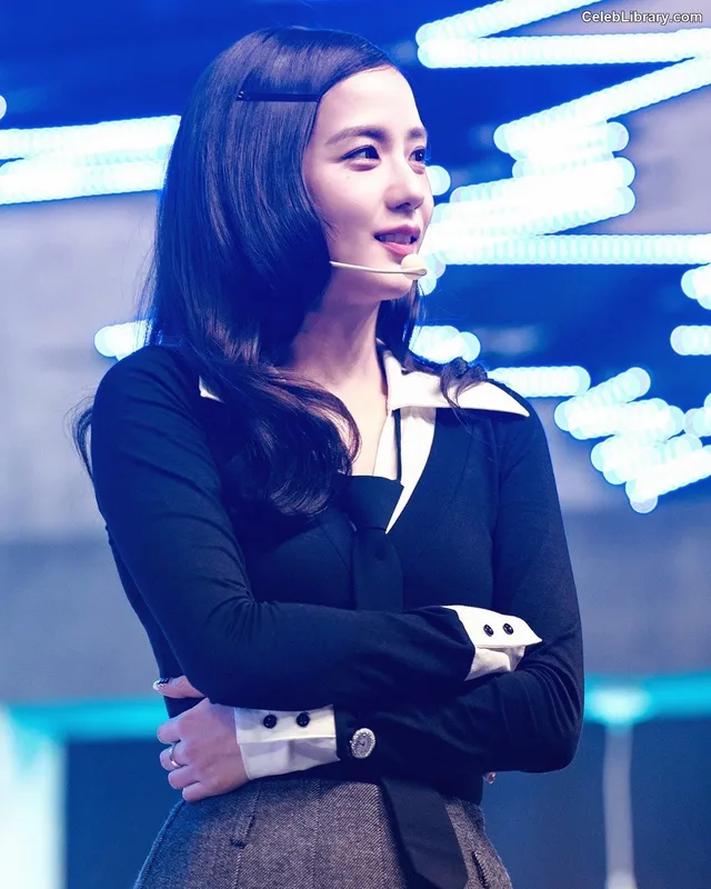 Jisoo - BLΛƆKPIИK ( BLACKPINK ) photo 18 of 2451