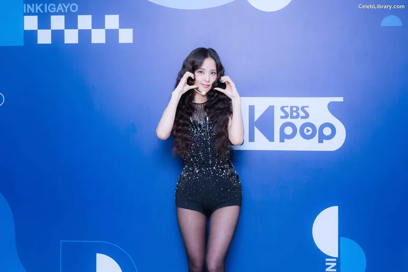 Jisoo - BLΛƆKPIИK ( BLACKPINK ) photo 21 of 2451