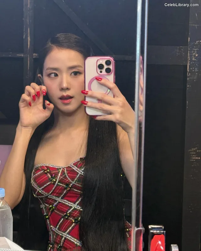 Jisoo - BLΛƆKPIИK ( BLACKPINK ) photo 6 of 2451