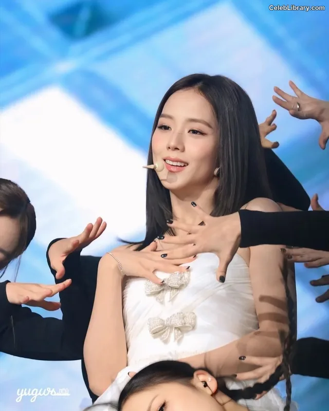 Jisoo - BLΛƆKPIИK ( BLACKPINK ) photo 12 of 2451