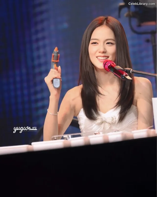 Jisoo - BLΛƆKPIИK ( BLACKPINK ) photo 13 of 2451