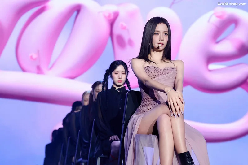 Jisoo - BLΛƆKPIИK ( BLACKPINK ) photo 18 of 2451