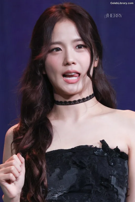 Jisoo - BLΛƆKPIИK ( BLACKPINK ) photo 20 of 2451