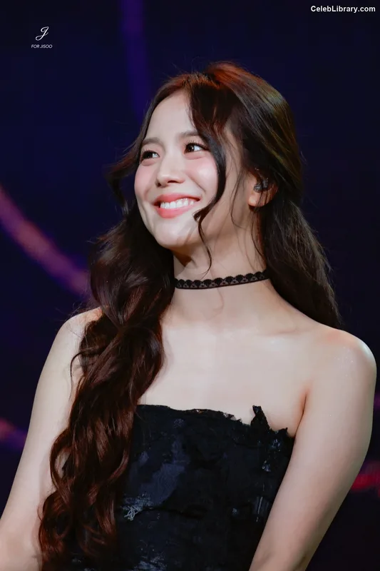 Jisoo - BLΛƆKPIИK ( BLACKPINK ) photo 22 of 2451