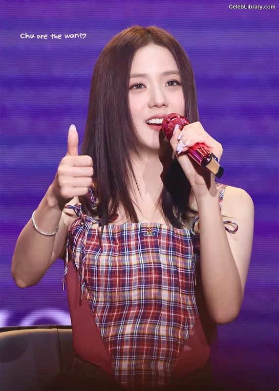 Jisoo  - BLΛƆKPIИK ( BLACKPINK ) photo 2 of 2451