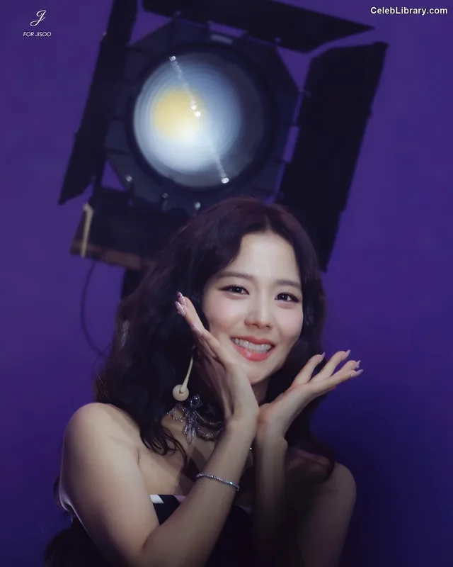 Jisoo  - BLΛƆKPIИK ( BLACKPINK ) photo 6 of 2451