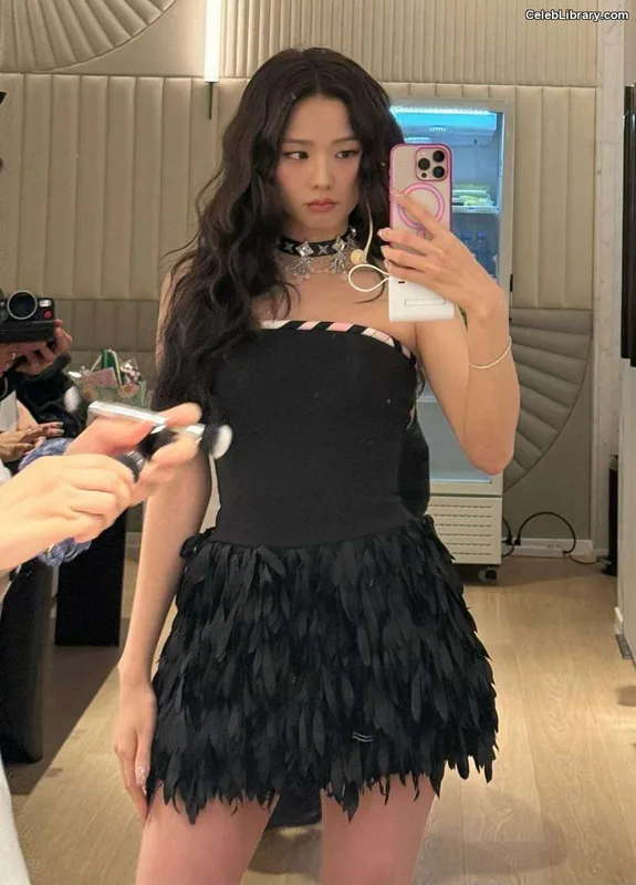 Jisoo  - BLΛƆKPIИK ( BLACKPINK ) photo 13 of 2451