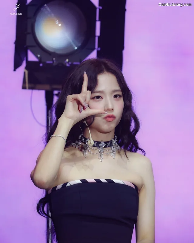 Jisoo  - BLΛƆKPIИK ( BLACKPINK ) photo 14 of 2451