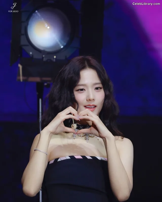 Jisoo  - BLΛƆKPIИK ( BLACKPINK ) photo 16 of 2451
