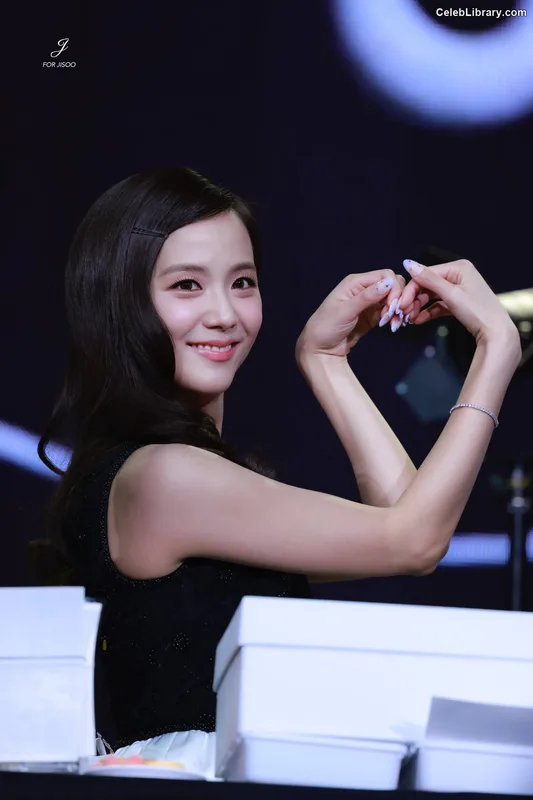 Jisoo  - BLΛƆKPIИK ( BLACKPINK ) photo 17 of 2451