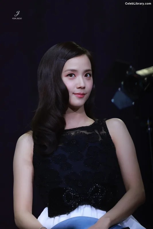 Jisoo  - BLΛƆKPIИK ( BLACKPINK ) photo 18 of 2451