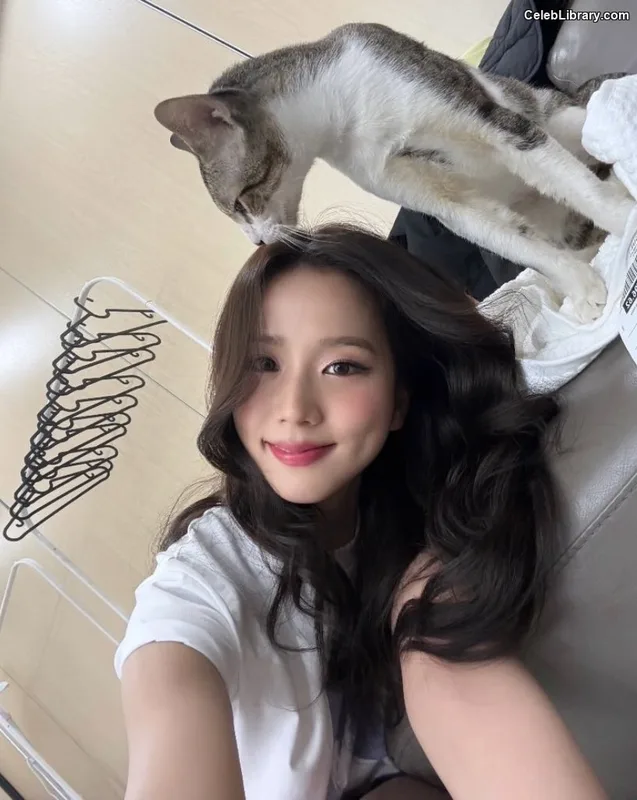 Jisoo  - BLΛƆKPIИK ( BLACKPINK ) photo 16 of 2451