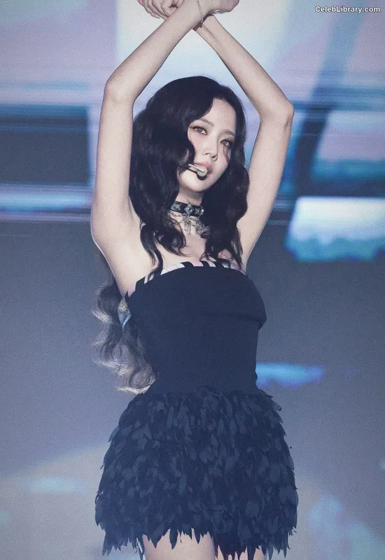 Jisoo  - BLΛƆKPIИK ( BLACKPINK ) photo 17 of 2451