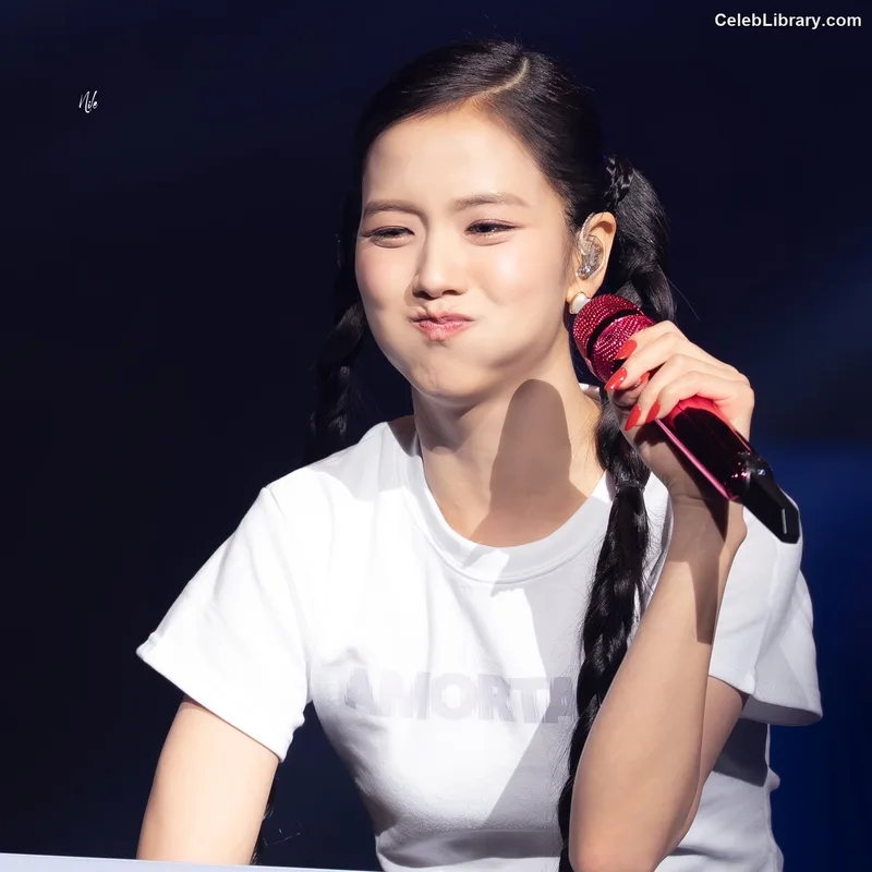 Jisoo  - BLΛƆKPIИK ( BLACKPINK ) photo 4 of 2451