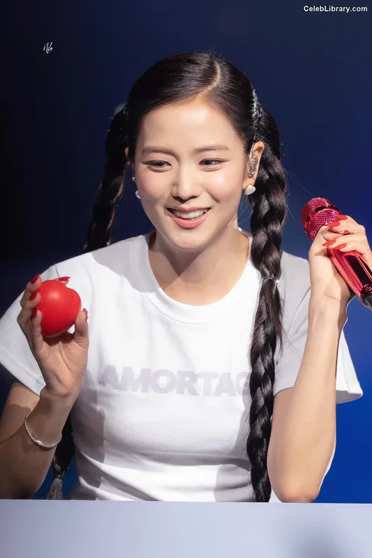 Jisoo  - BLΛƆKPIИK ( BLACKPINK ) photo 5 of 2451