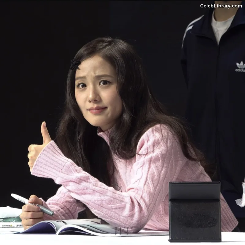 Jisoo  - BLΛƆKPIИK ( BLACKPINK ) photo 21 of 2451