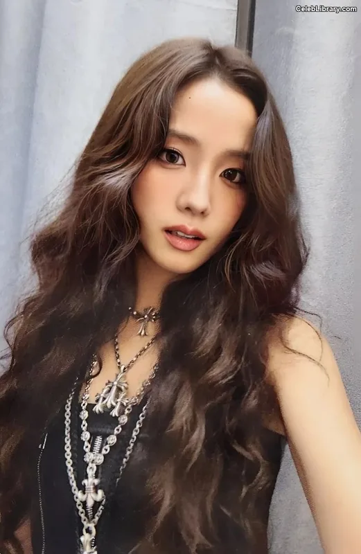 Jisoo  - BLΛƆKPIИK ( BLACKPINK ) photo 22 of 2451