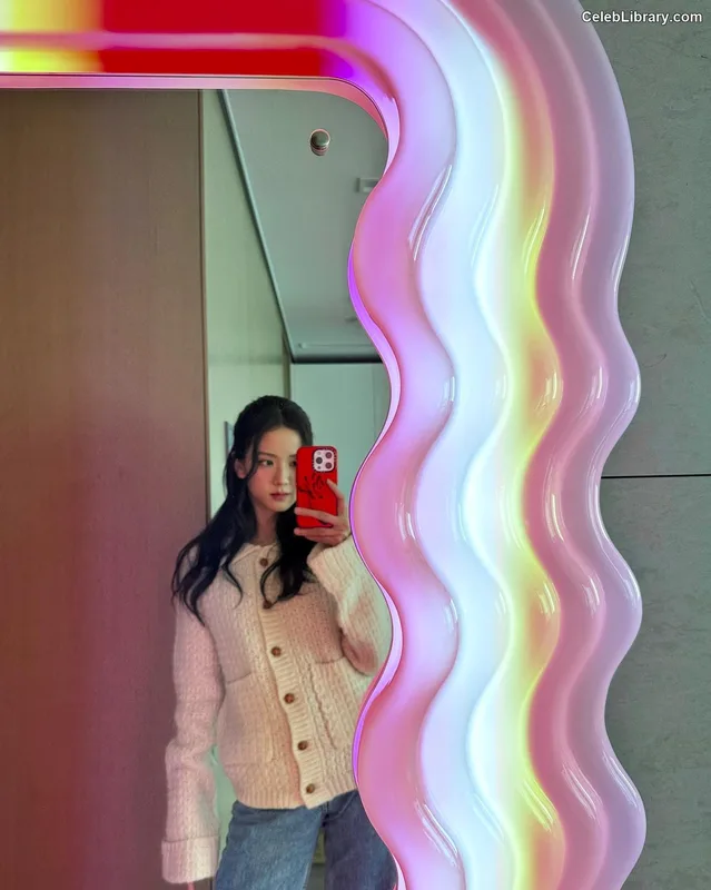 Jisoo  - BLΛƆKPIИK ( BLACKPINK ) photo 16 of 2451