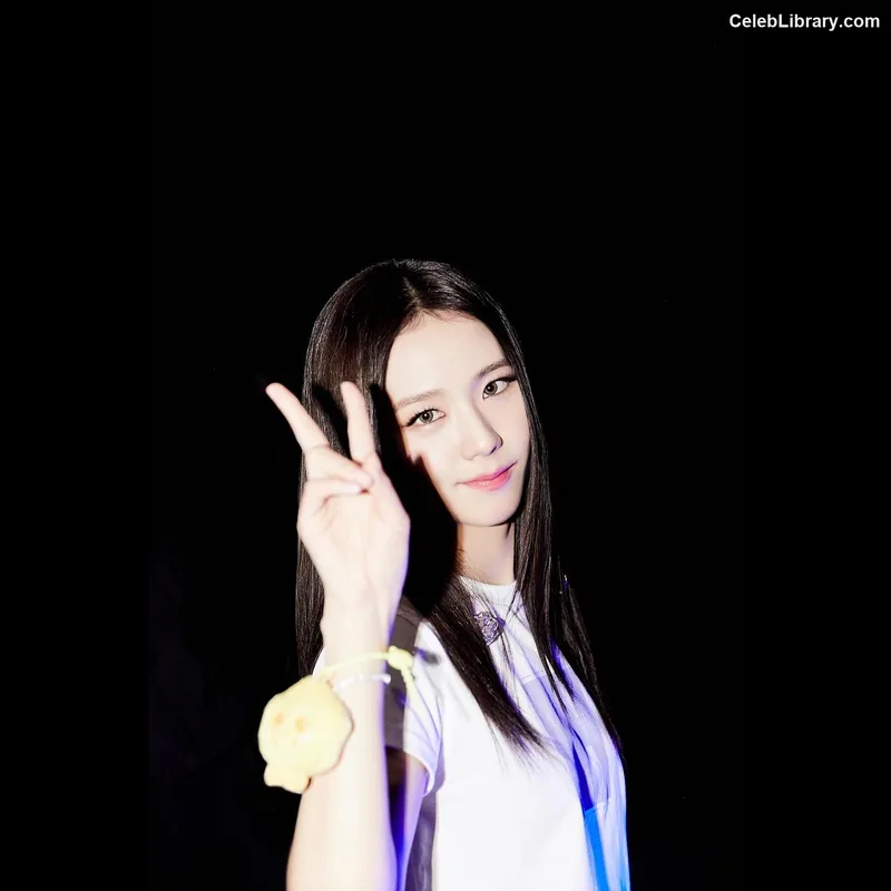 Jisoo  - BLΛƆKPIИK ( BLACKPINK ) photo 14 of 2451