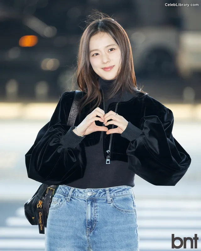 Jisoo  - BLΛƆKPIИK ( BLACKPINK ) photo 18 of 2451