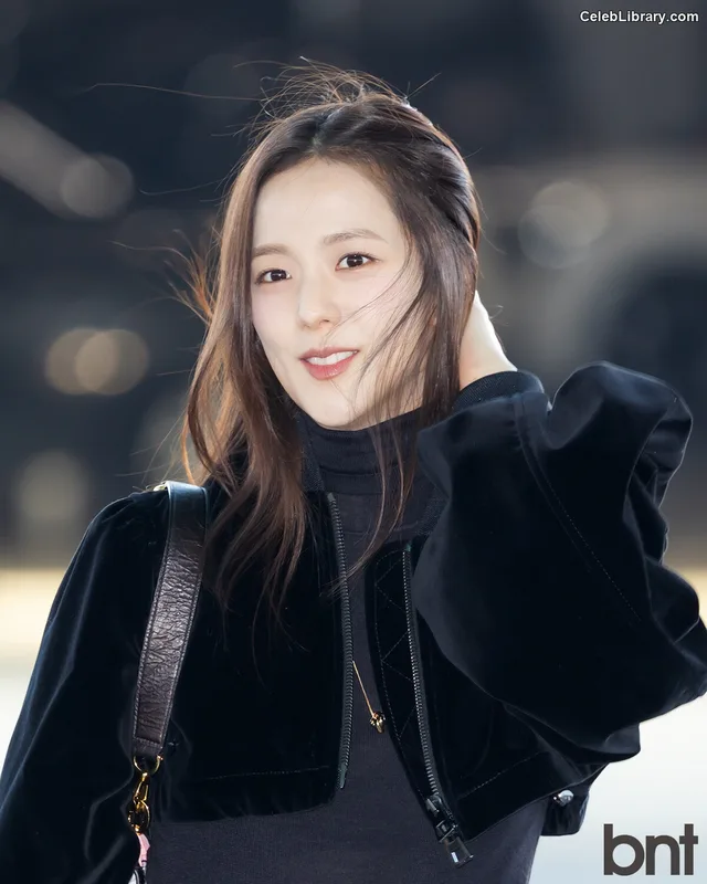 Jisoo  - BLΛƆKPIИK ( BLACKPINK ) photo 19 of 2451