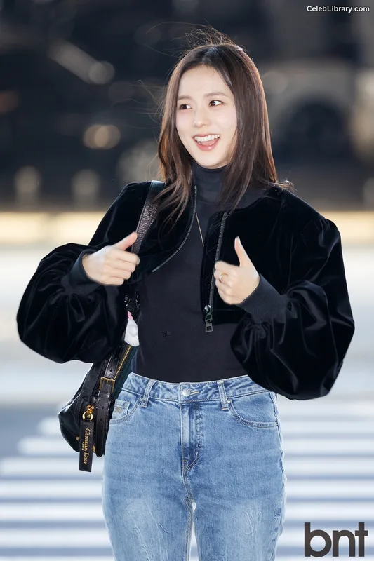 Jisoo  - BLΛƆKPIИK ( BLACKPINK ) photo 22 of 2451