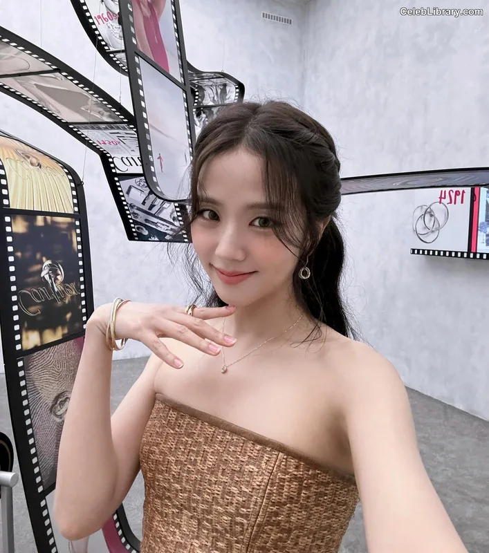 Jisoo  - BLΛƆKPIИK ( BLACKPINK ) photo 18 of 2451