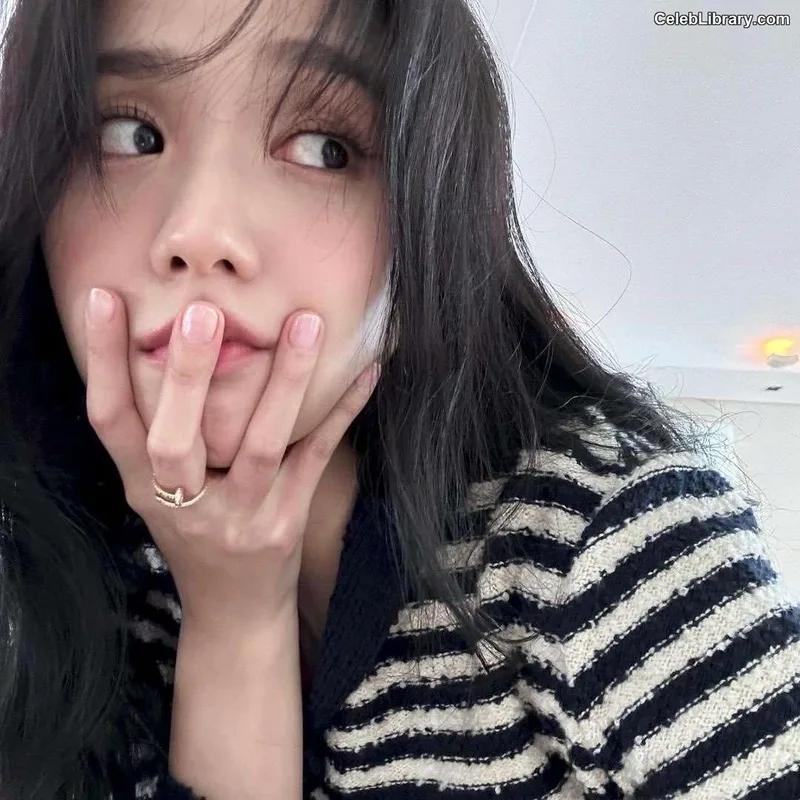 Jisoo  - BLΛƆKPIИK ( BLACKPINK ) photo 20 of 2451