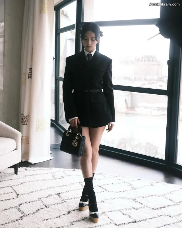 Jisoo  - BLΛƆKPIИK ( BLACKPINK ) photo 24 of 2451