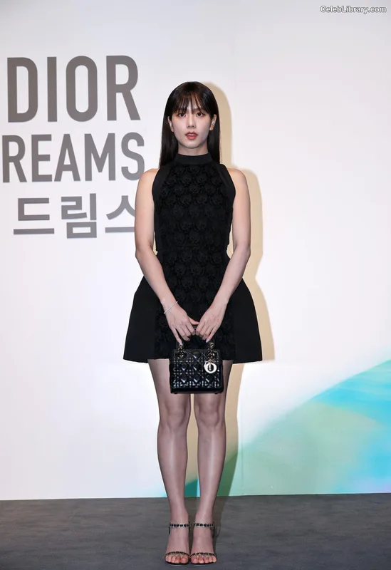 Jisoo  - BLΛƆKPIИK ( BLACKPINK ) photo 21 of 2451