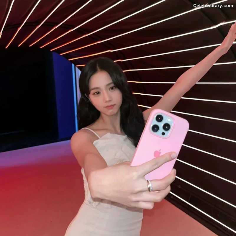 Jisoo - BLΛƆKPIИK ( BLACKPINK ) photo 8 of 2451