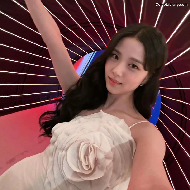 Jisoo - BLΛƆKPIИK ( BLACKPINK ) photo 9 of 2451