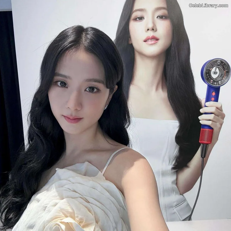 Jisoo - BLΛƆKPIИK ( BLACKPINK ) photo 11 of 2451