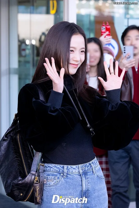 Jisoo - BLΛƆKPIИK ( BLACKPINK ) photo 17 of 2451